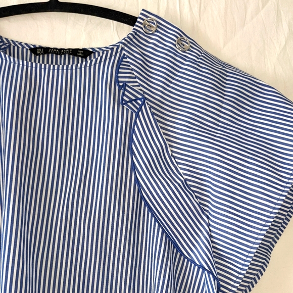 ❗2/$25 Bundle Discount❗Zara basics pin-stripped ruffled short sleeve top (S) - Picture 2 of 5